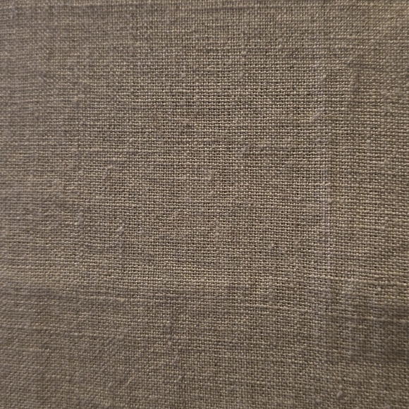 Sur La Table Natural Linen Tablecloth, Size108"x70", Retail Price $179.95 USD - Picture 5 of 8